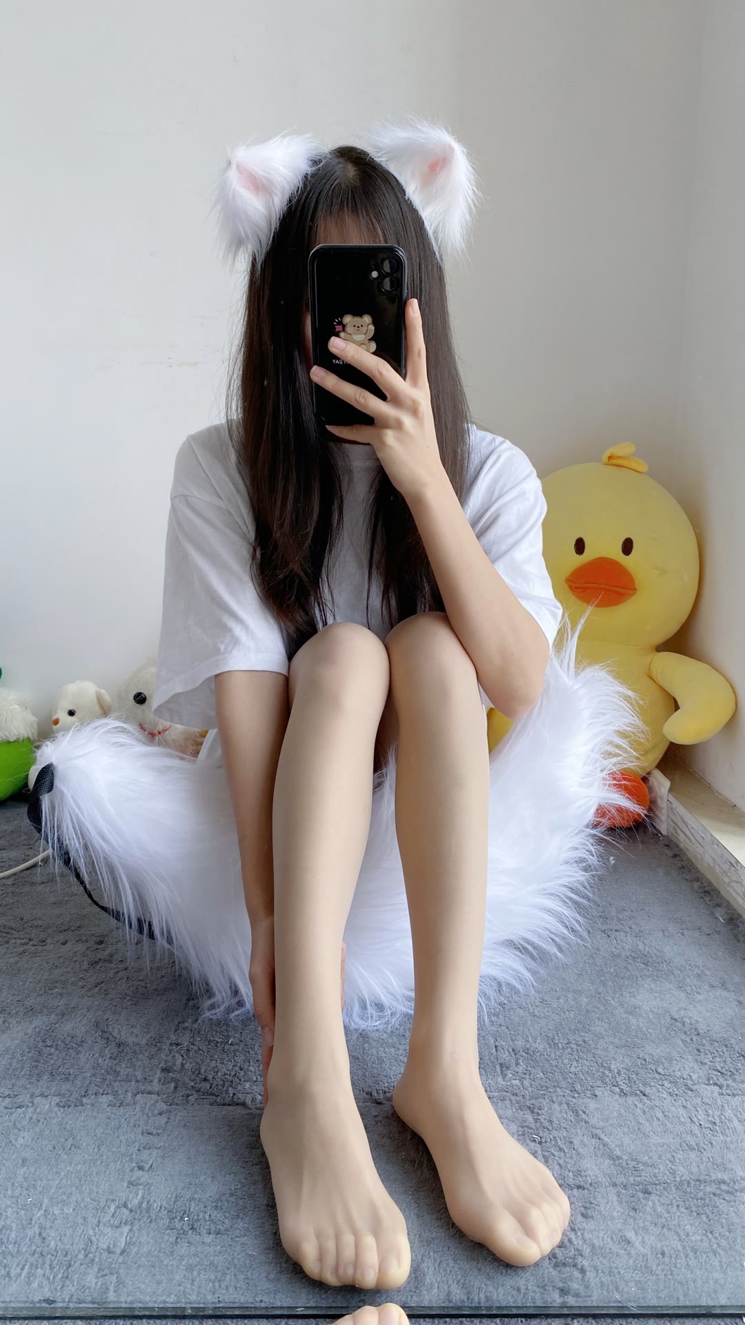 坐在毛毛上的肉丝玉足超嫩小姐姐-希音出海